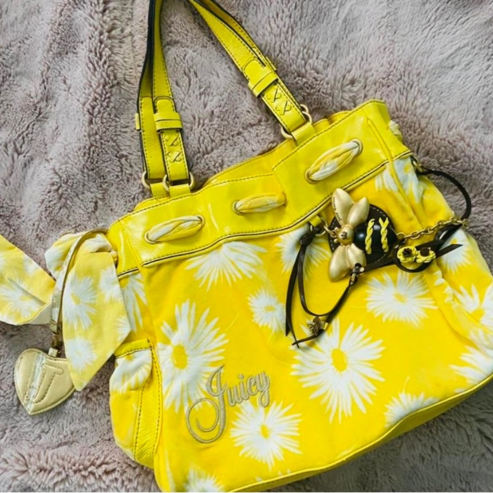 Bumble Bee Juicy Couture Daydreamer Purse